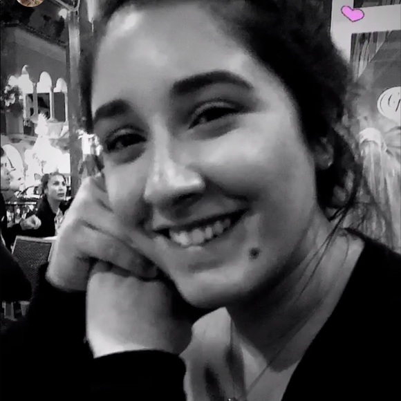 Meet your Posher, Liliana - Picture 2 of 2